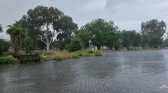 شاهد: هطول أمطار غزيرة على يافا بعد أجواء خماسينية وقبل أيام الصيف 